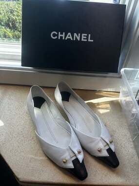 Chanel White & Black Leather Tuxedo Collar Gold Barbell Flats